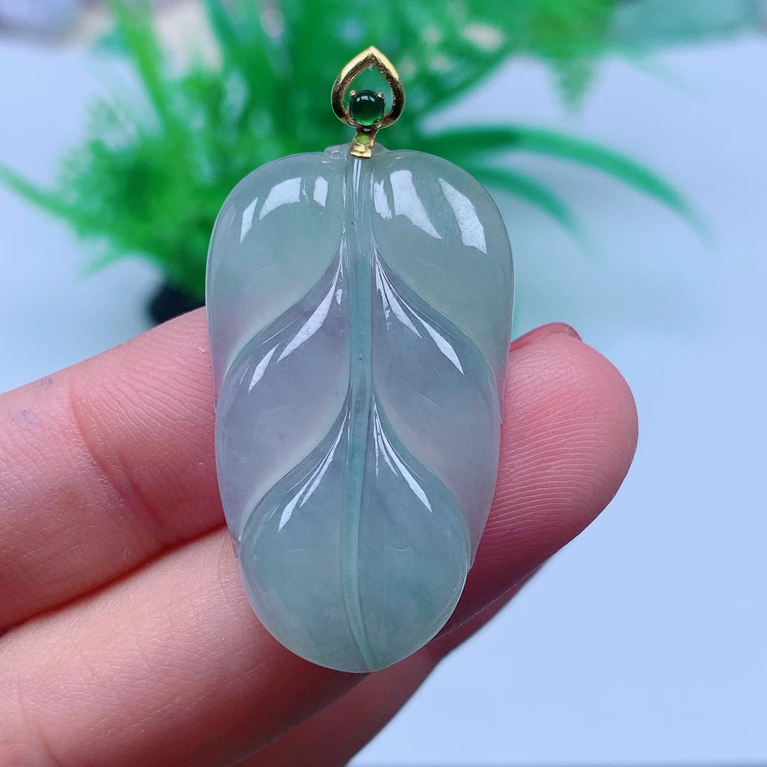 缅甸天然A货翡翠，冰润叶子 编号180/1222尺寸 35.4-20.9-4.3