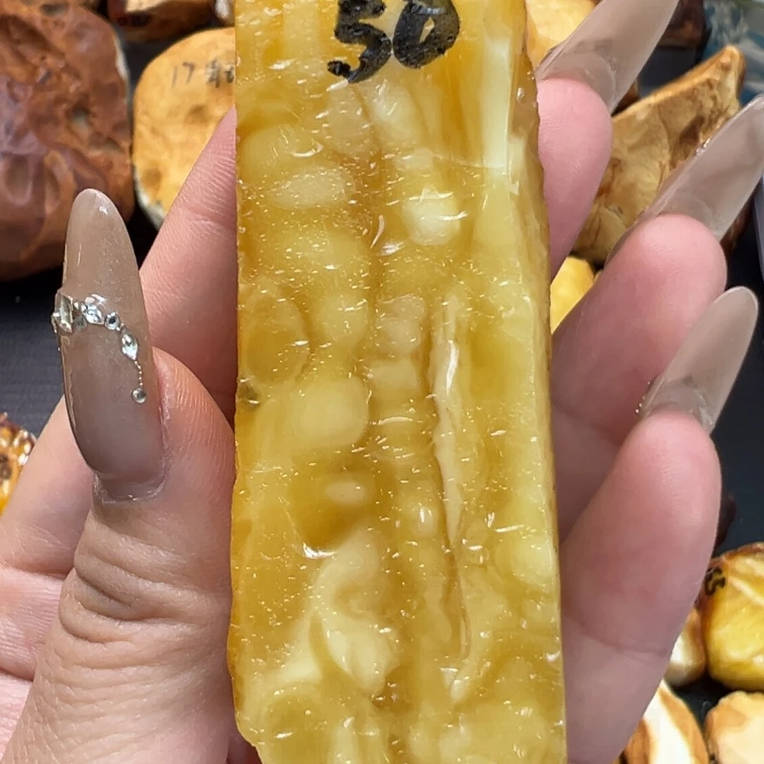 定制琥珀未镶嵌蜜蜡