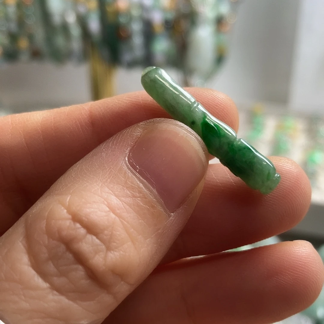 翡翠未镶嵌颈饰18竹节