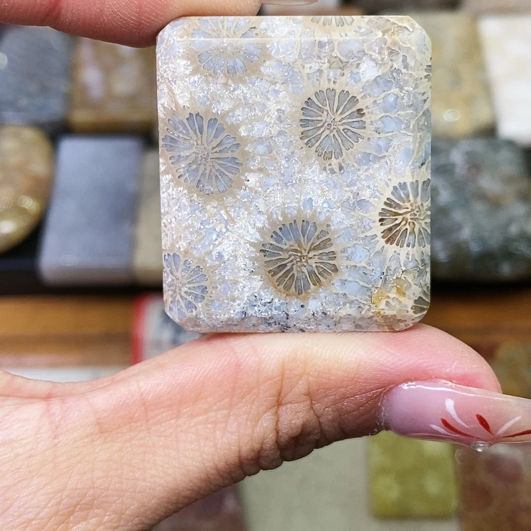 硅化玉颈饰合金妮****号