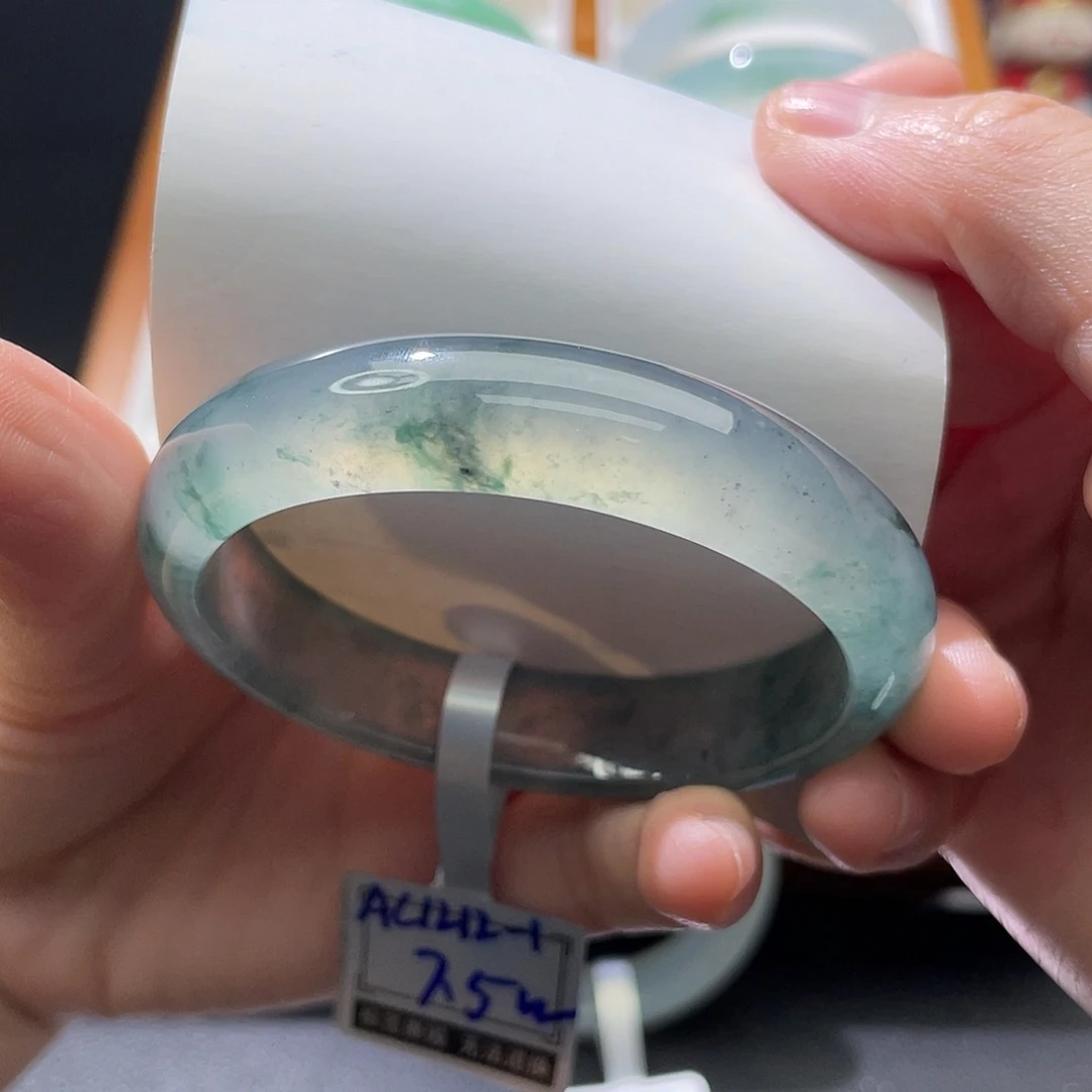 翡翠未镶嵌手镯52.6贵妃高冰乌鸡飘花～必入款