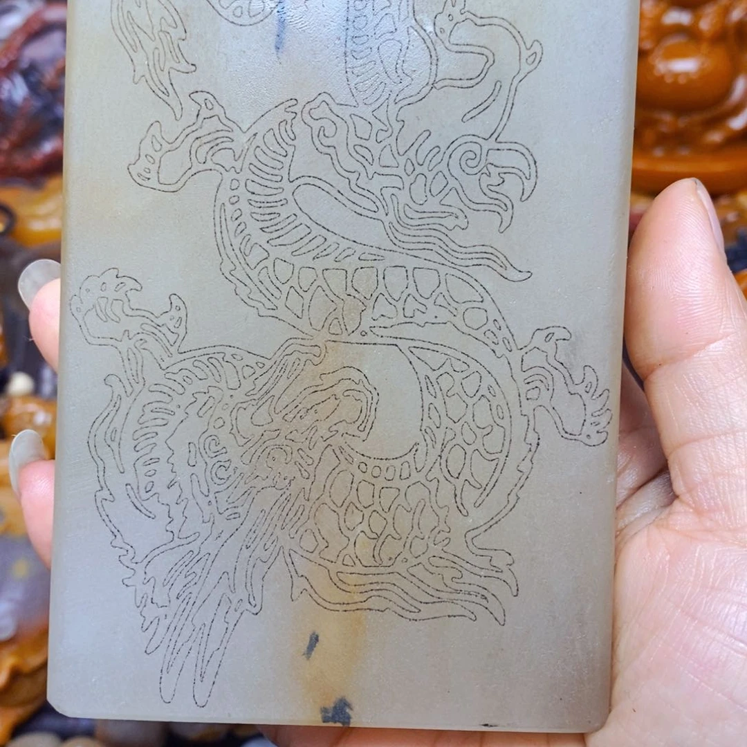 石英质玉（黄龙玉）未镶嵌颈饰