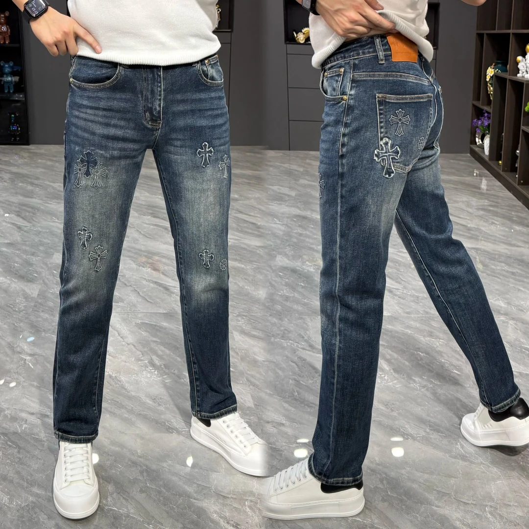 男士冬季新款蓝色刺绣小直筒牛仔裤百搭潮流男款时尚显瘦冬季长裤