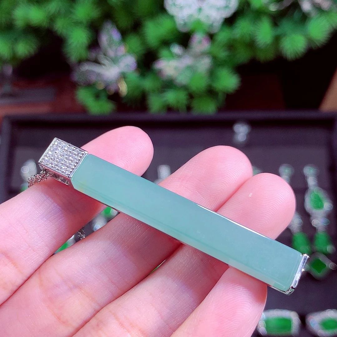 颈饰未镶嵌翡翠梵****方天然