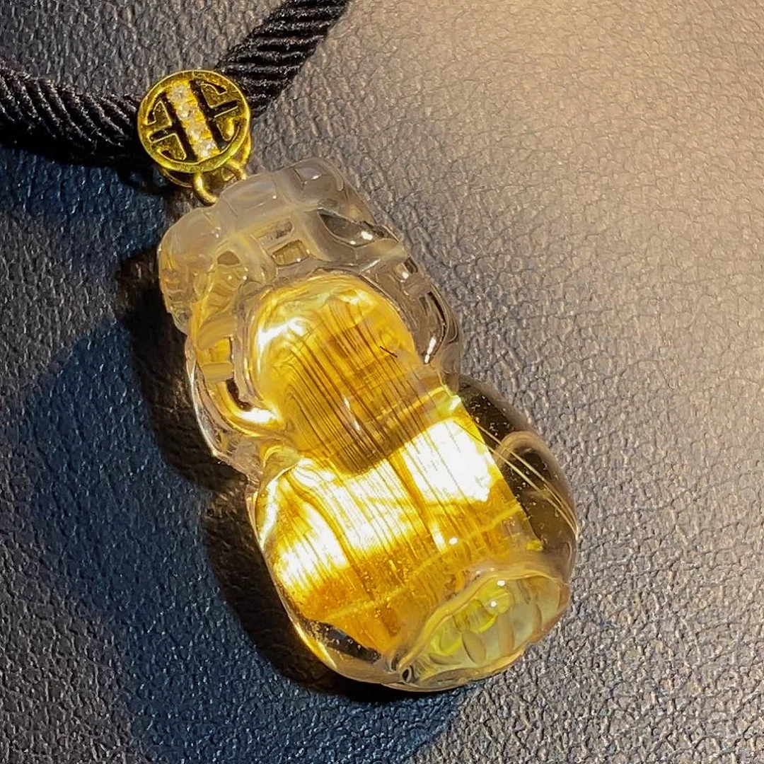 颈饰18K金镶嵌水晶天然高品钛晶顺平板钛貔貅吊坠