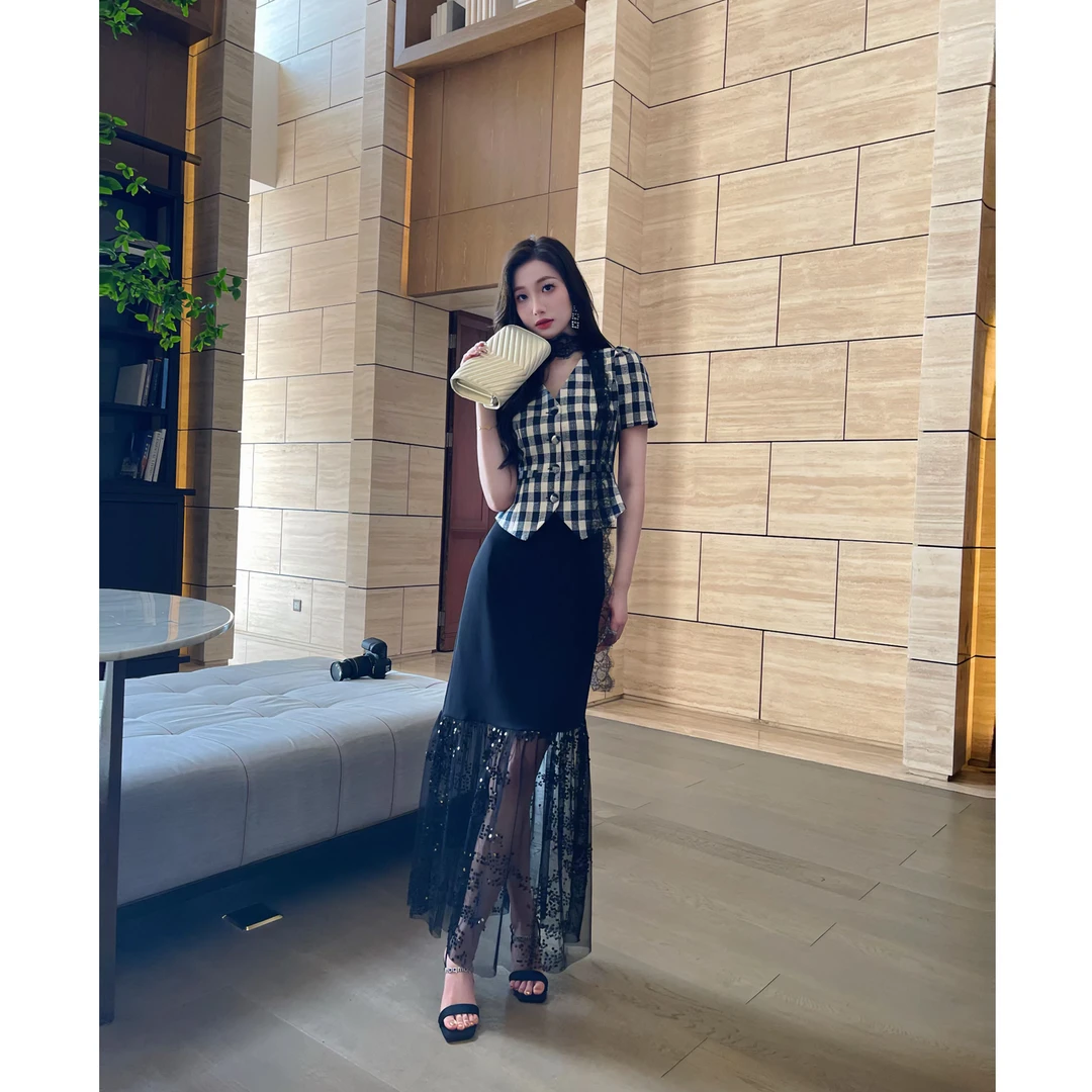 格润雅设计感套装裙女夏季新款气质格子上衣高腰显瘦半身裙两件套
