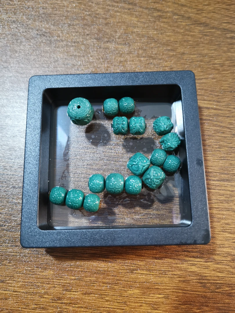 文玩绿松石雕刻珠子