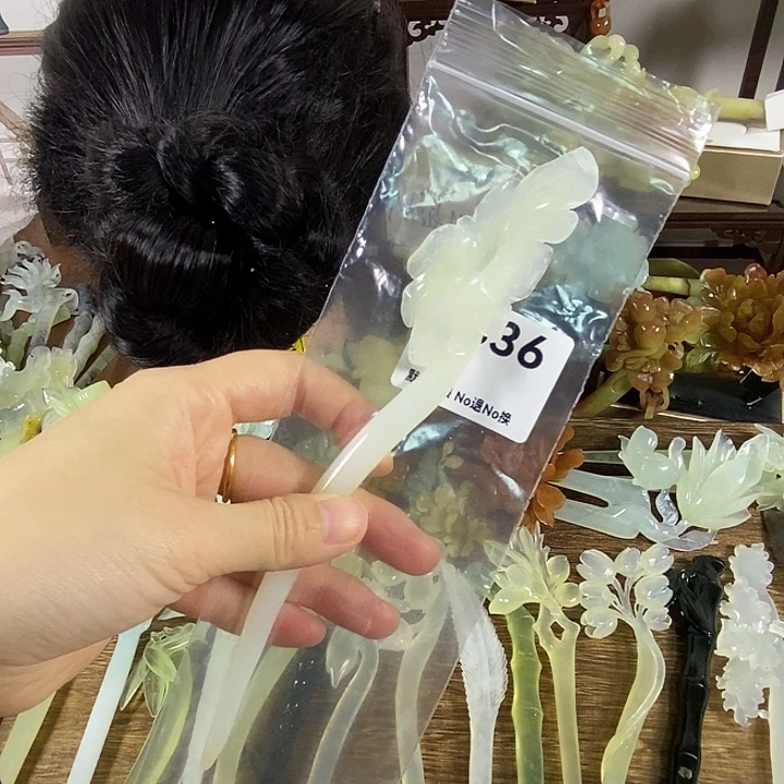 蛇纹石玉未镶嵌发饰