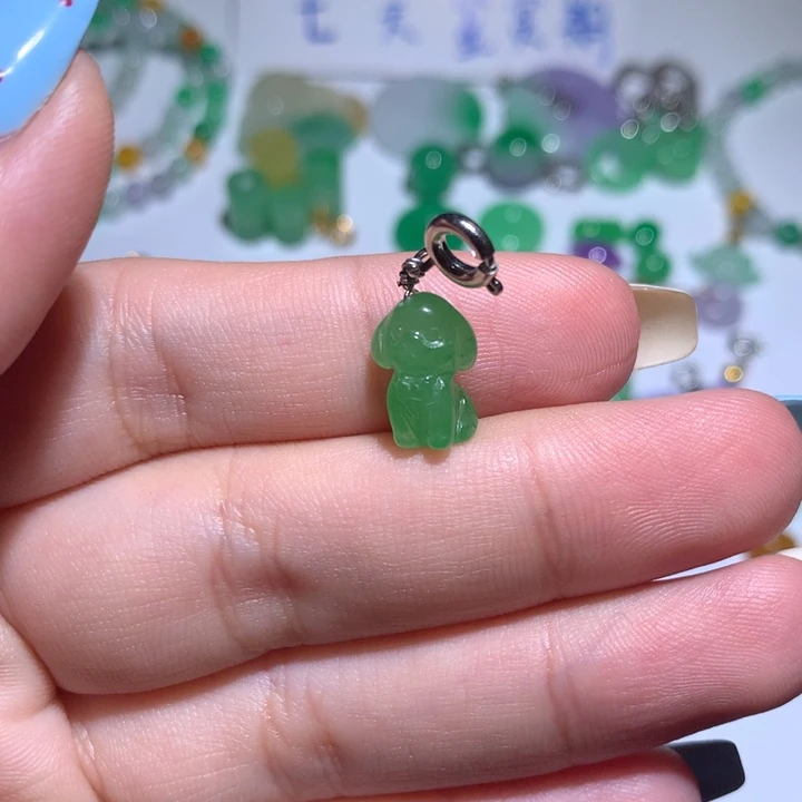 巧***色翡翠未镶嵌颈饰无镶嵌