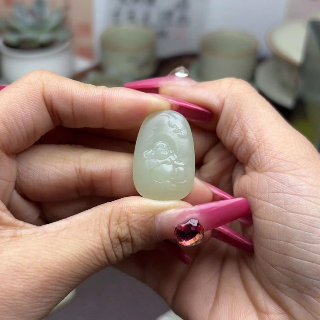 和田玉颈饰未镶嵌是*喔