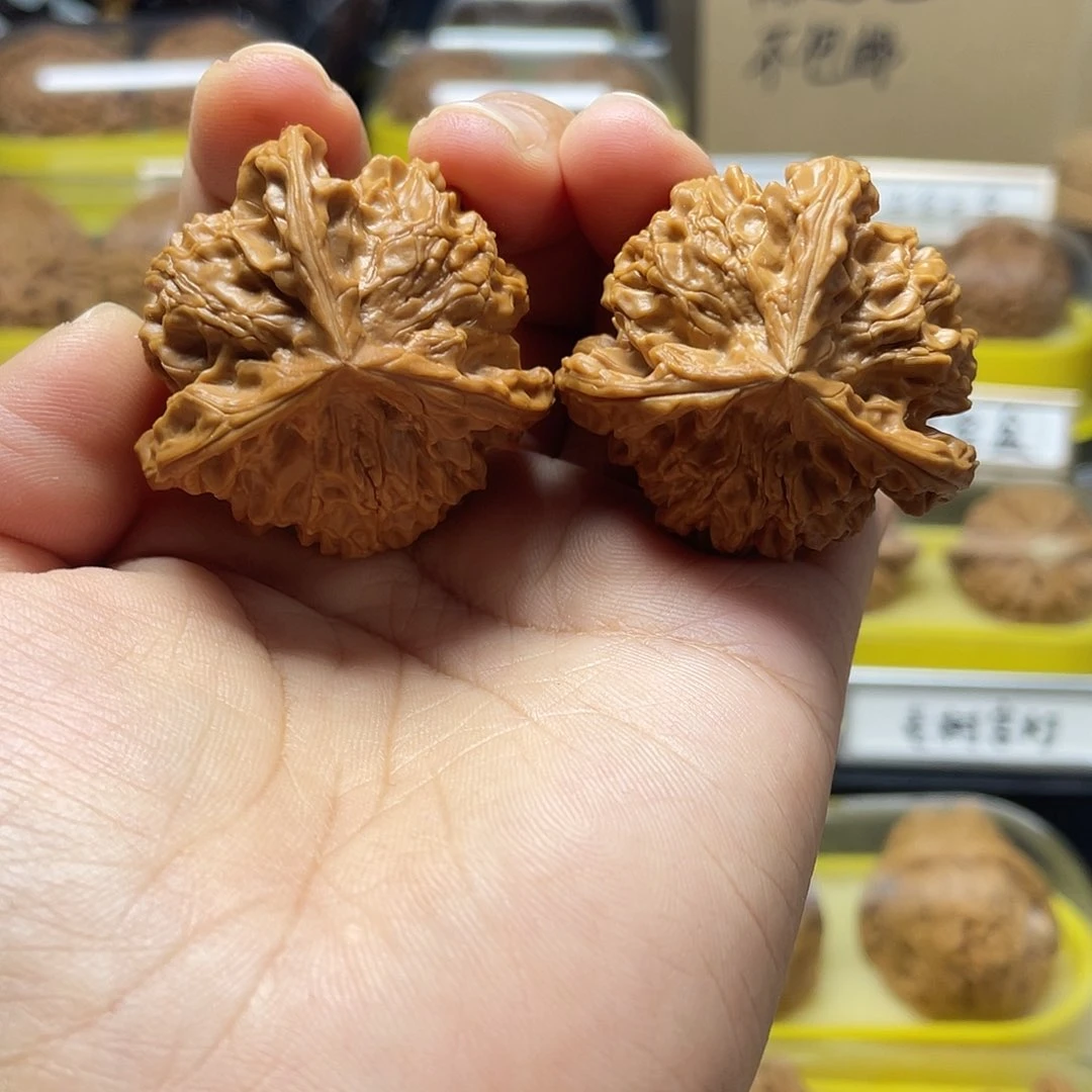 文玩核桃把件三棱全品40