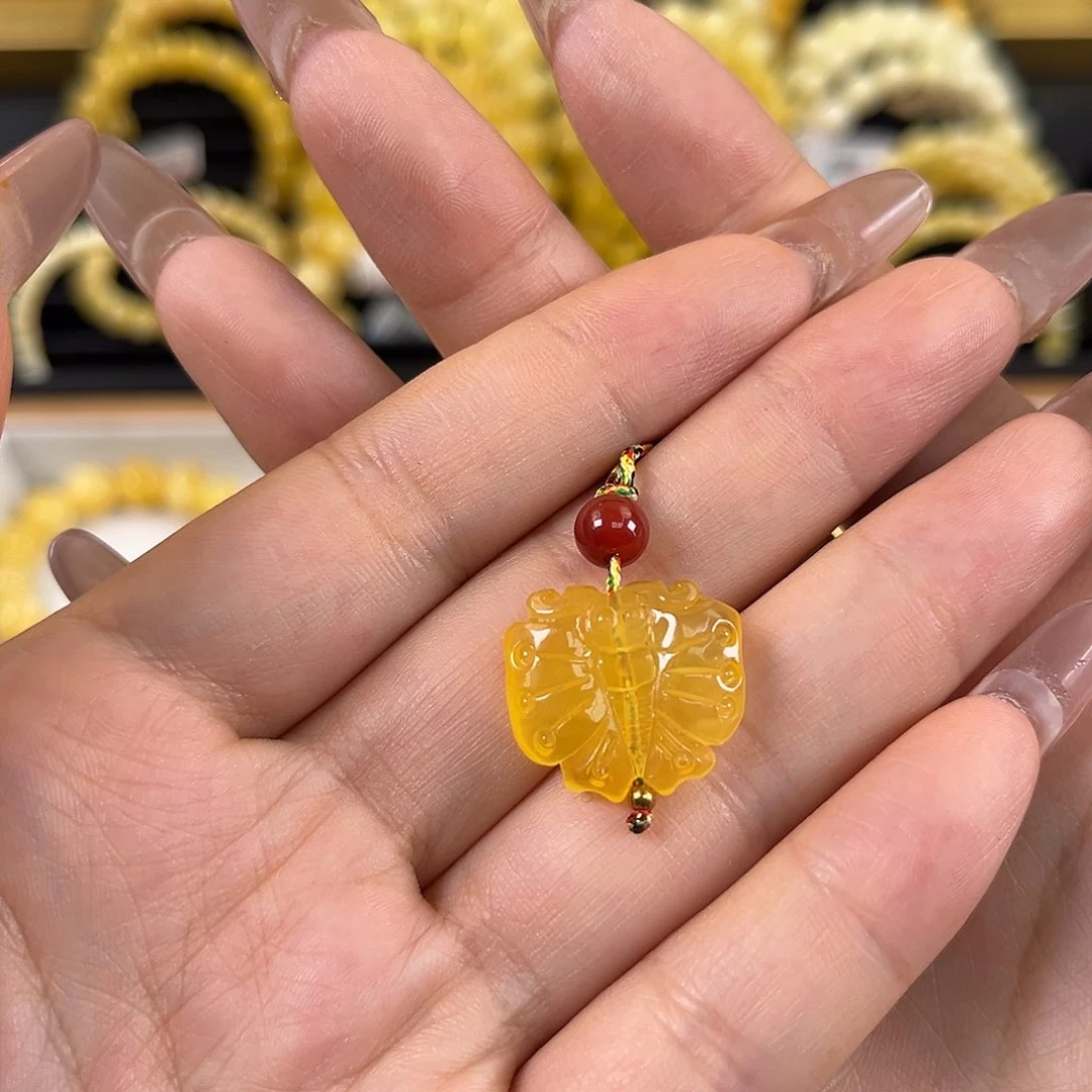 未镶嵌琥珀裸石蝴蝶