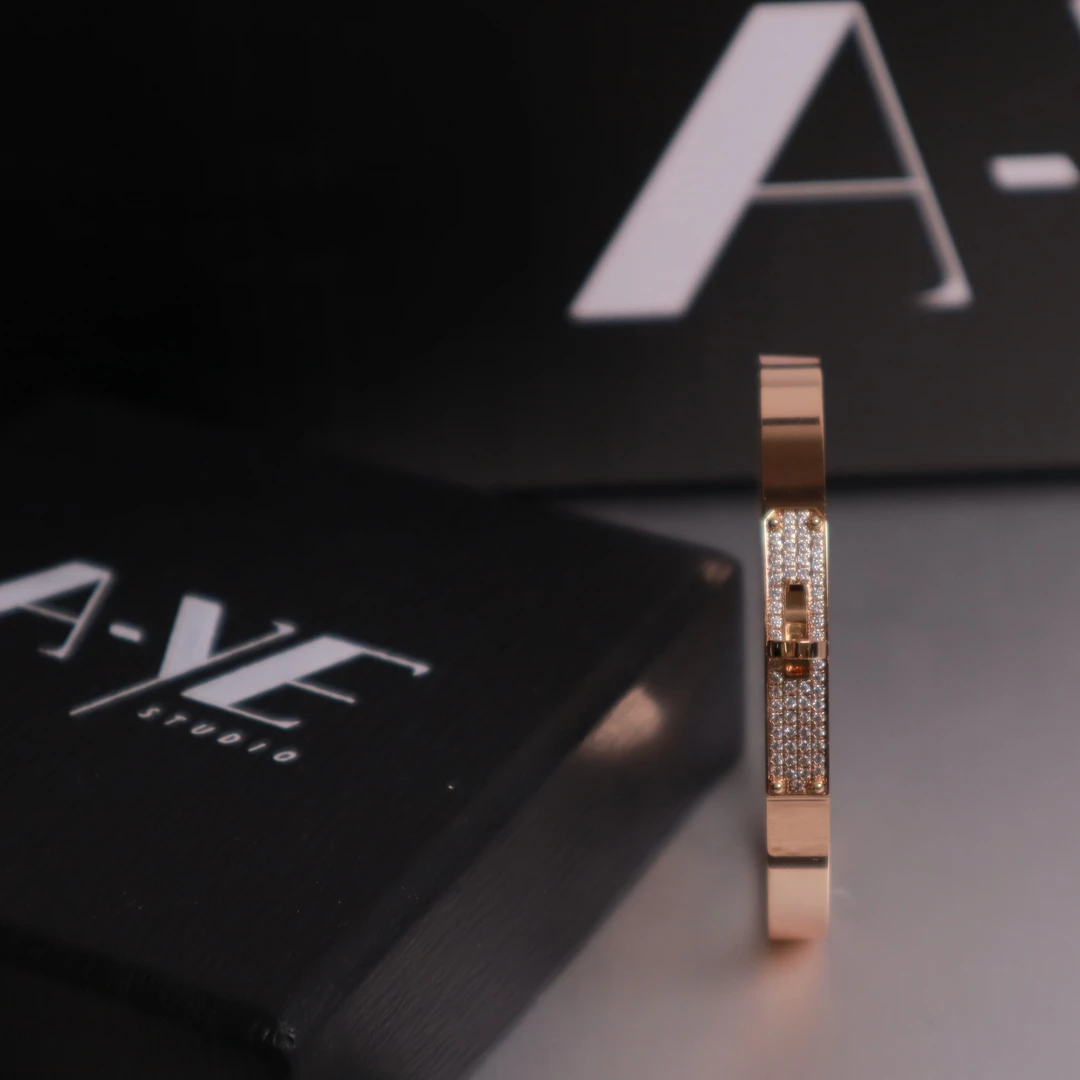 猪鼻子半钻手镯 气质网红轻奢时尚百搭Z0730