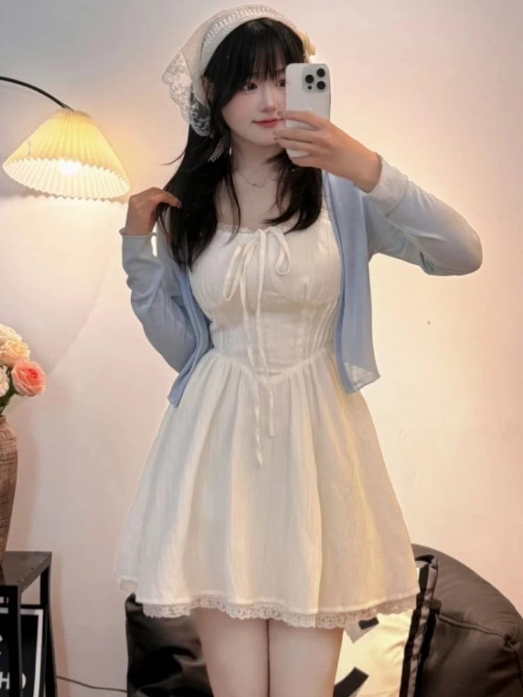 大码女装蕾丝拼接纯欲吊带小白裙夏季胖mm显瘦遮肉垂感仙女连衣裙
