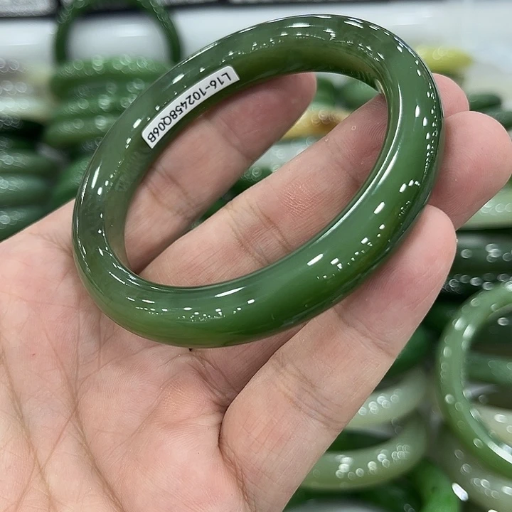 和田玉未镶嵌手镯58.8～轻微包容