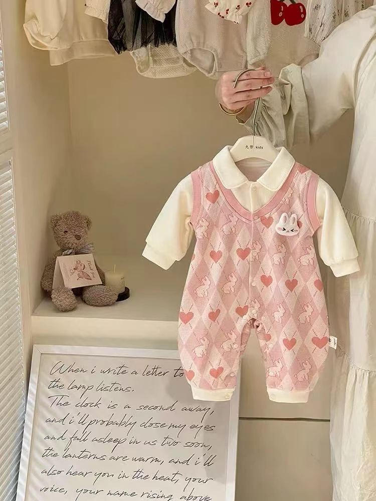 婴儿秋装衣服外穿新生儿女宝宝连体衣学院风保暖外出抱衣超洋气