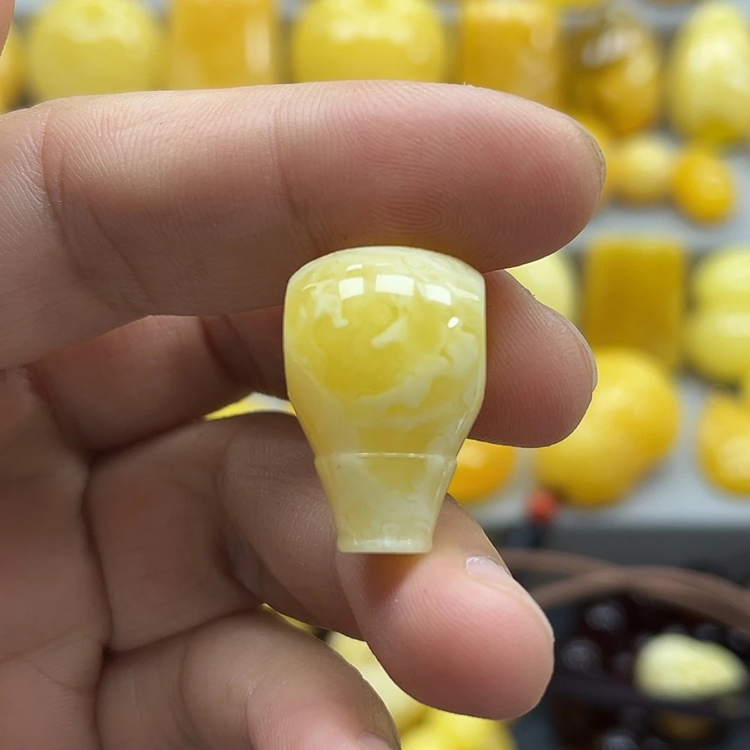 蜜蜡未镶嵌珠宝奇石