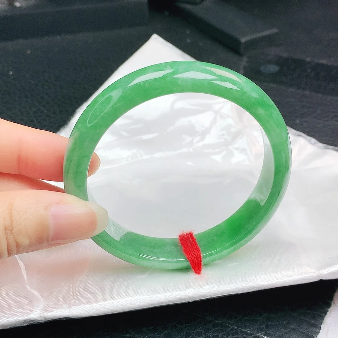 翡翠手镯未镶嵌正