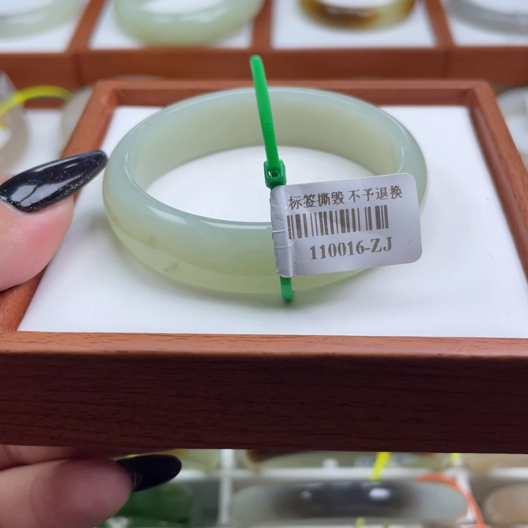 【闪购商品】未镶嵌手镯和田玉52.7