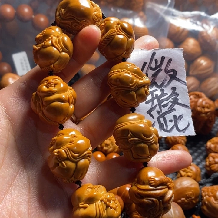橄榄核吊坠门**爷微上色