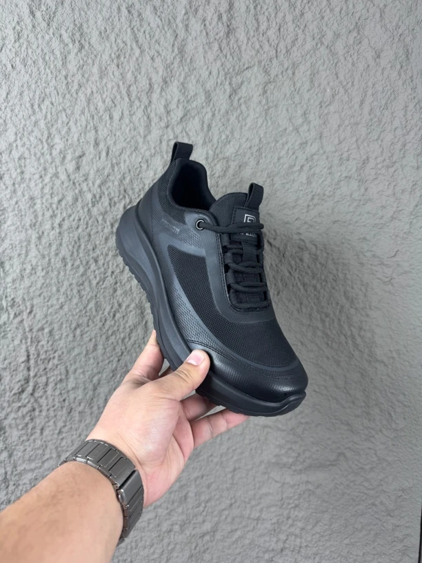 广州男鞋 三季鞋新款登山鞋户外徒步休闲轻便商务男士徒步鞋01