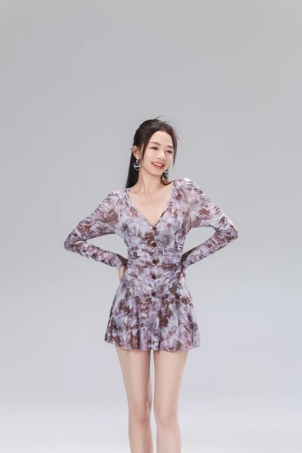 【扎染】2025年新款连体扎染游泳衣女式遮肉显瘦保守防晒度假泳衣