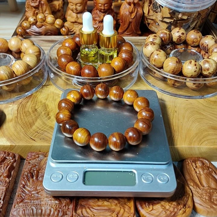 勇**涯太行崖柏手工艺品