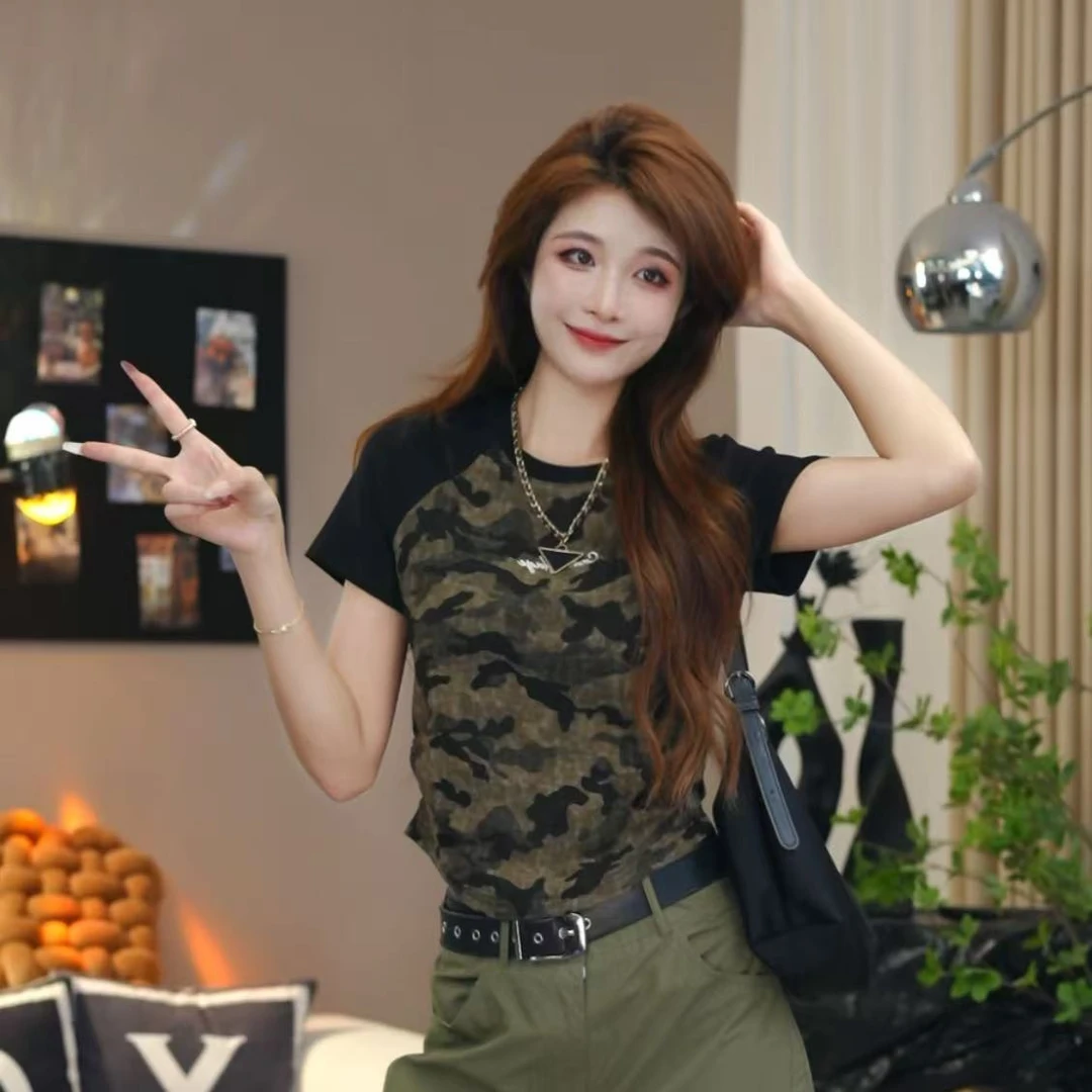 笑歌-圆领迷彩撞色抽褶收腰短袖T恤-时尚百搭