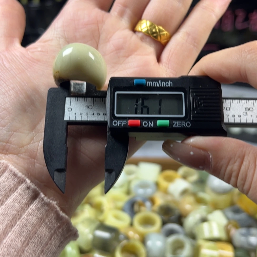 蛇纹石玉未镶嵌戒指