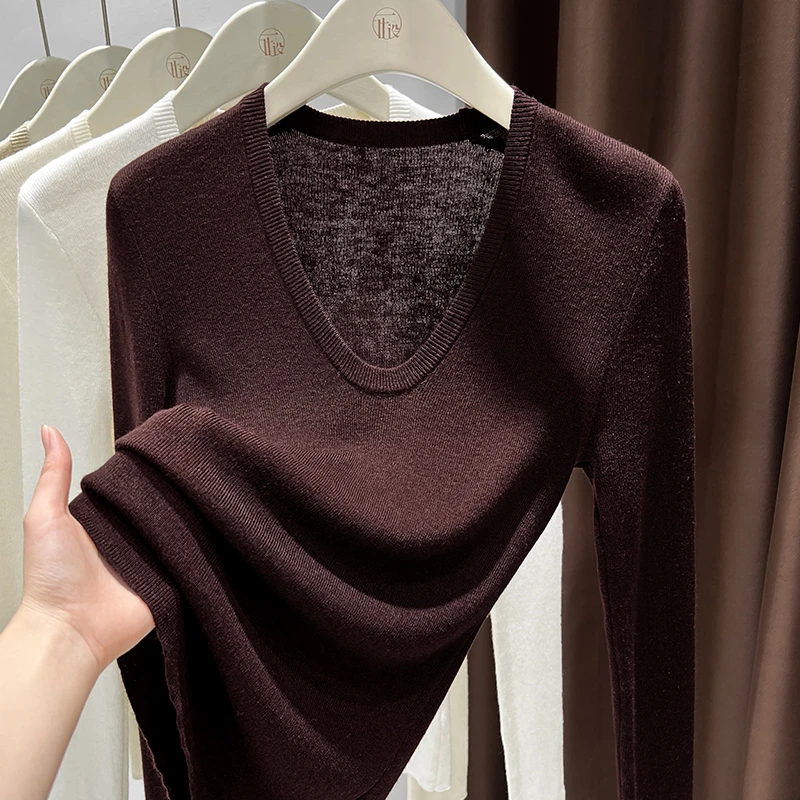 美拉德棕色打底衫女秋冬内搭可外穿低领保暖软糯针织u领长袖上衣