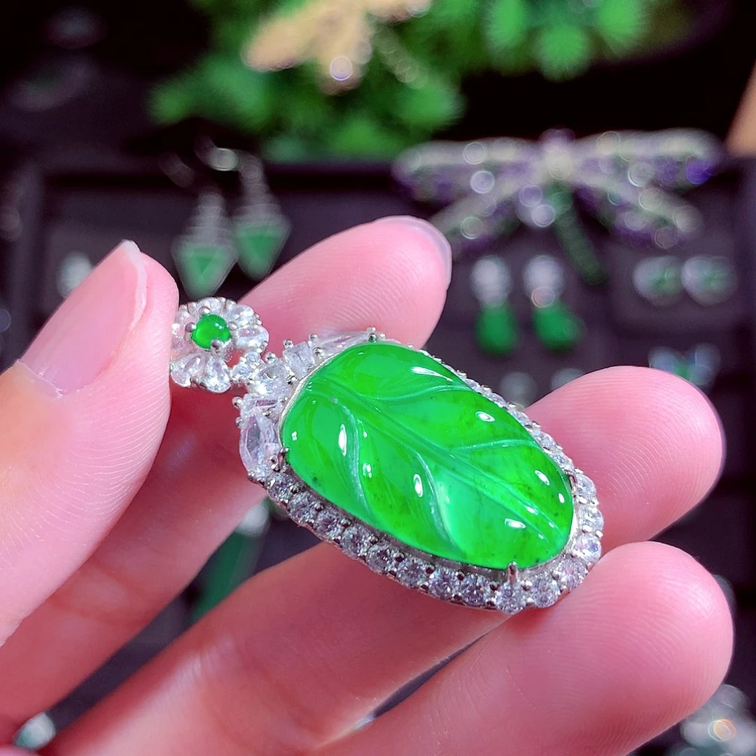 颈饰未镶嵌翡翠天然