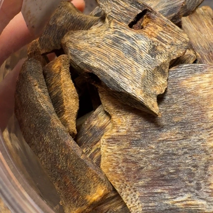 陈***也沉香沉香碎屑海南老棋楠红油高端树心油块料202克