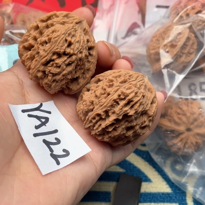文玩核桃把件南疆