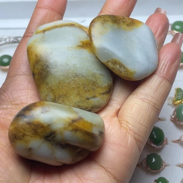 水***木和田玉未镶嵌珠宝半成品