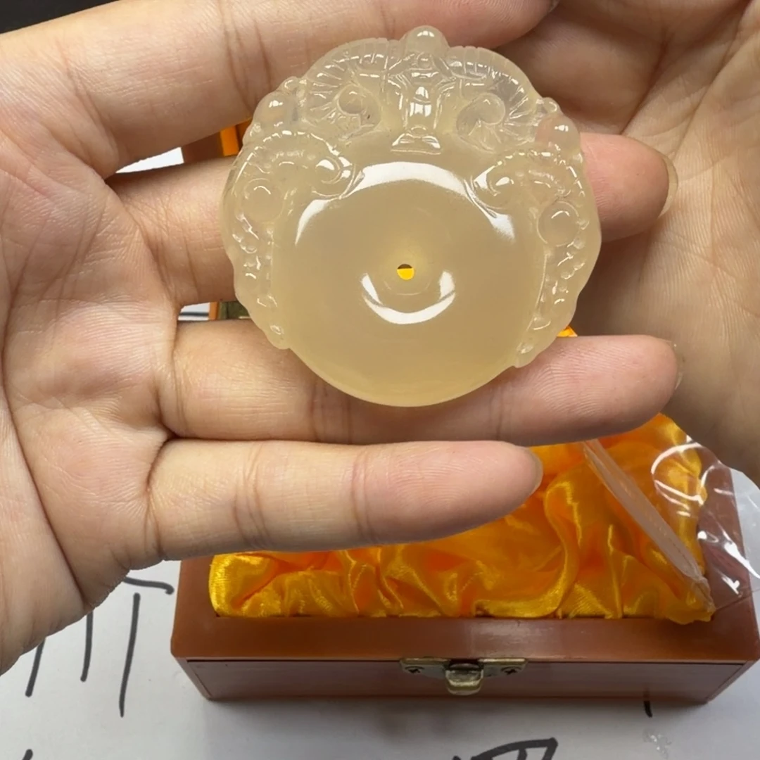 ****函玛瑙/玉髓未镶嵌颈饰。。