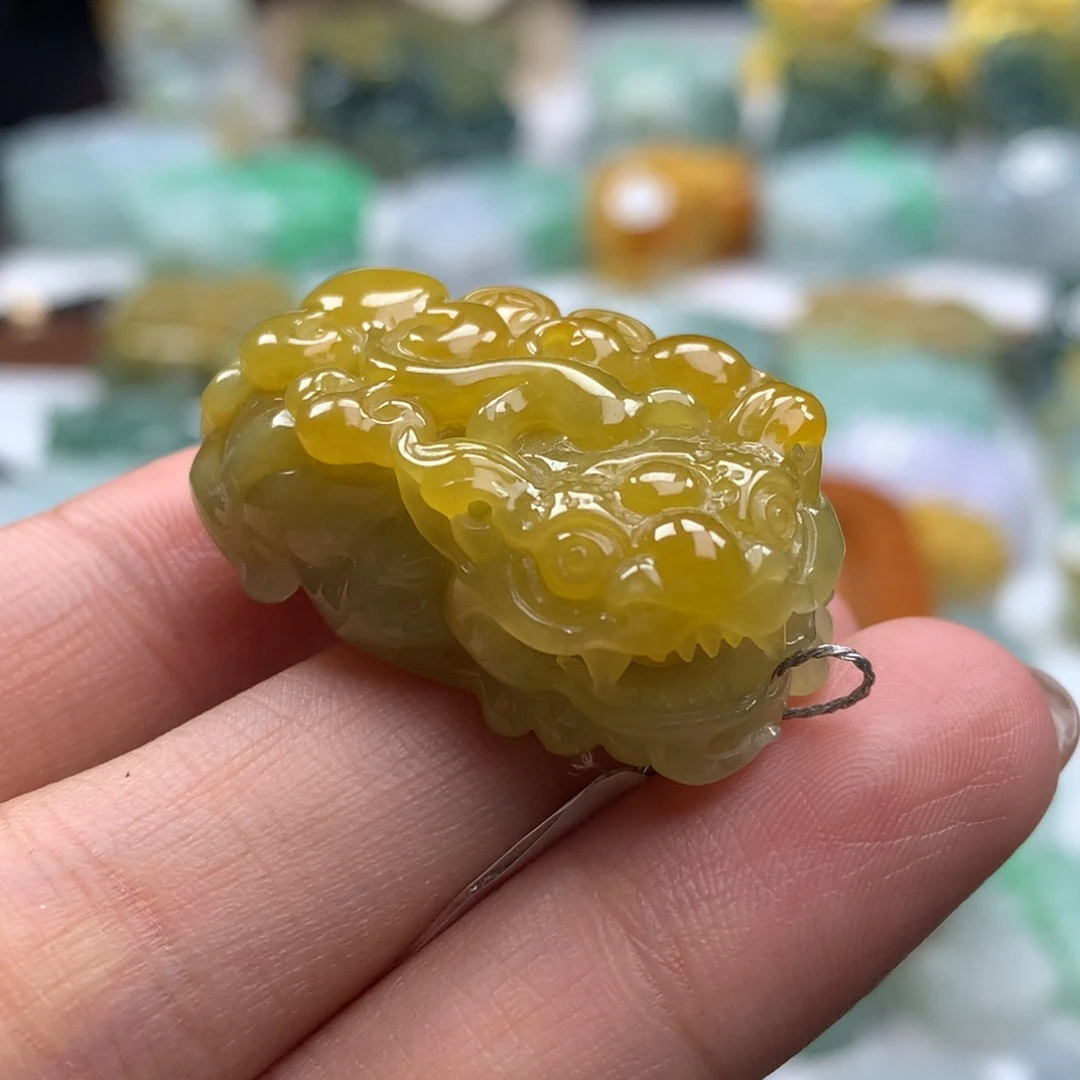 翡翠未镶嵌颈饰貔貅16