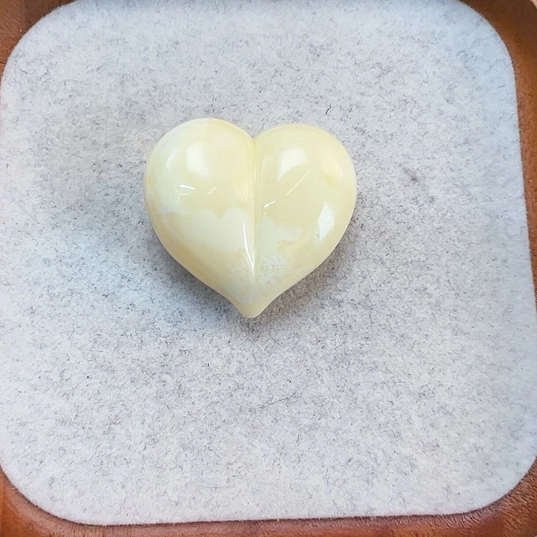 未镶嵌琥珀珠宝奇石1*3