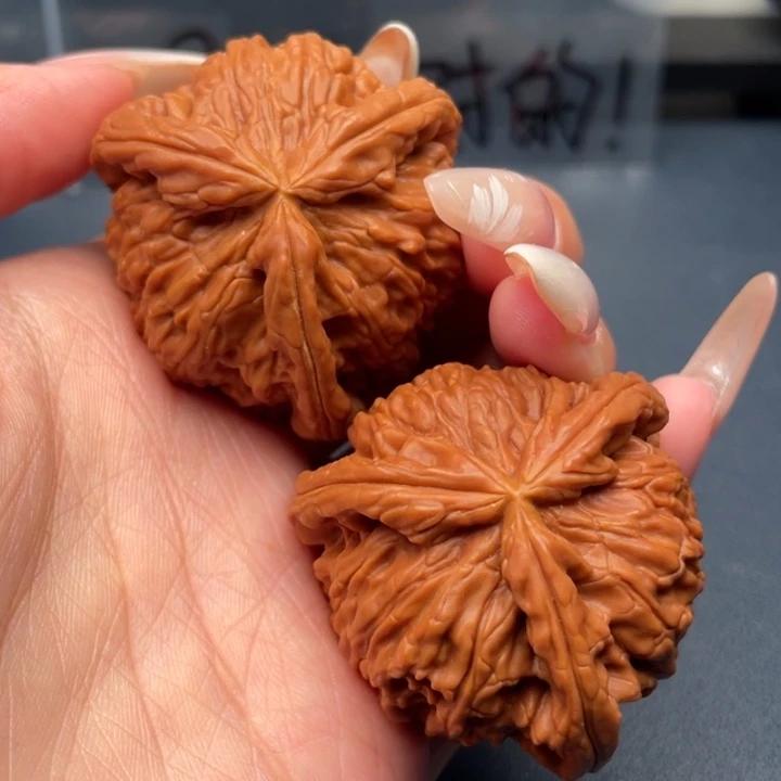 百***生文玩核桃吊坠白狮子