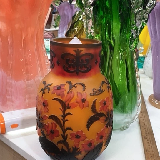 琉璃花瓶高22厘米口径7厘米