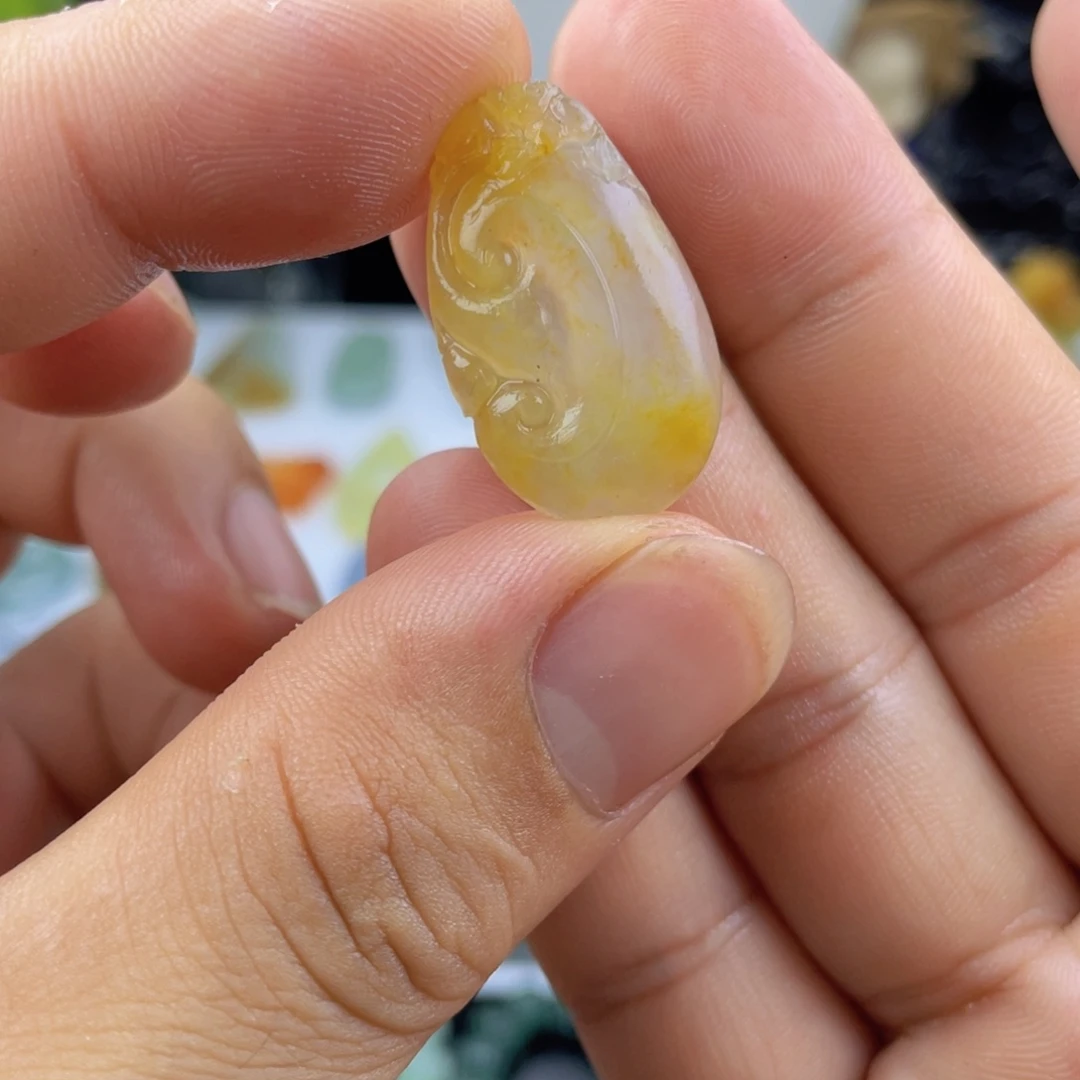 定制翡翠未镶嵌如意