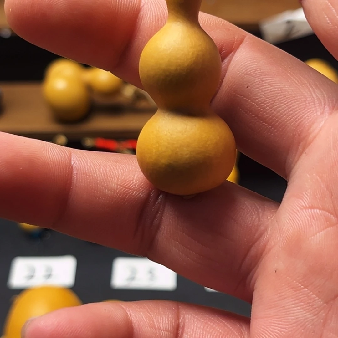 玉***良精品手捻草丽金老皮葫芦