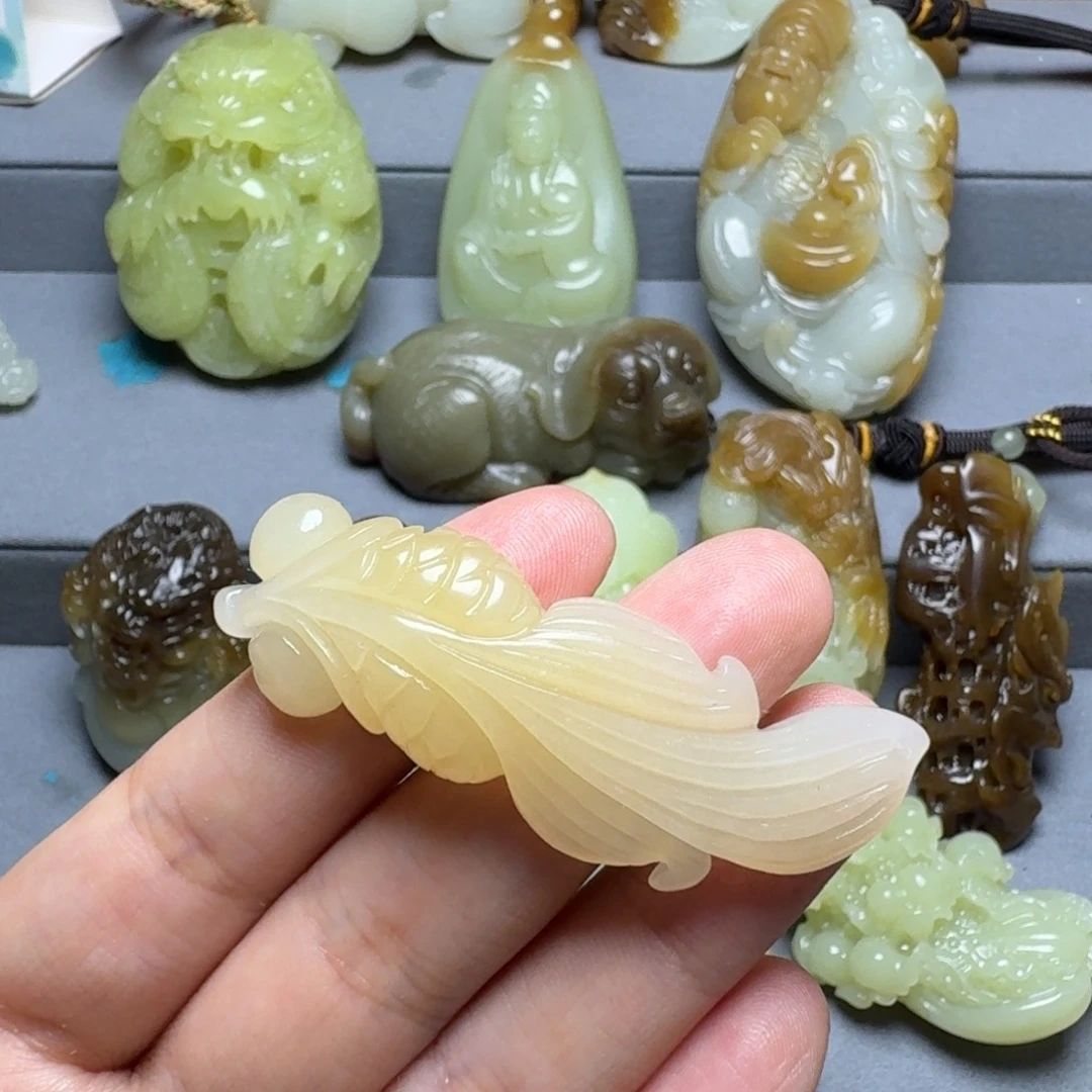 和田玉未镶嵌颈饰