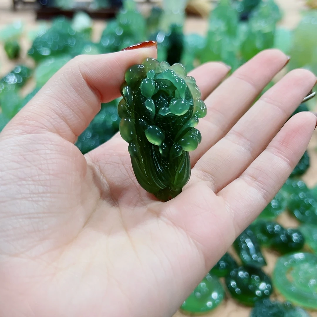 白***墨蛇纹石玉未镶嵌吊坠