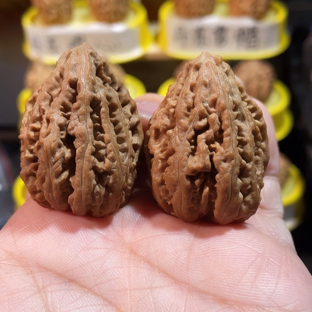 文玩核桃吊坠蚂蚁塔