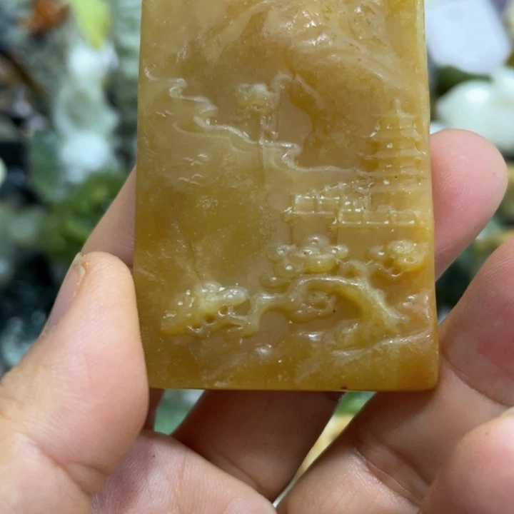 蛇纹石玉未镶嵌珠宝奇石