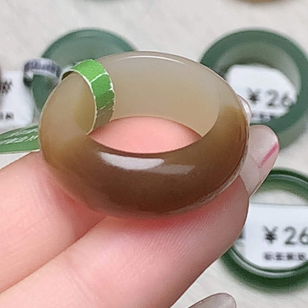 未镶嵌戒指和田玉