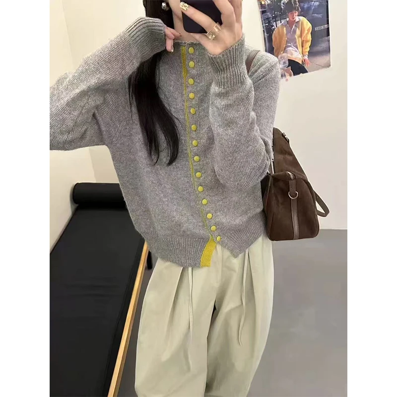 撞色扣」巨显白~秋冬半高领单排扣毛衣外套女长袖针织开衫-5585