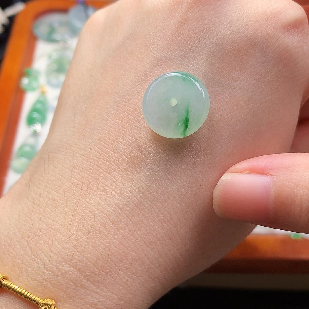 吊坠(不含链)未镶嵌翡翠平安扣