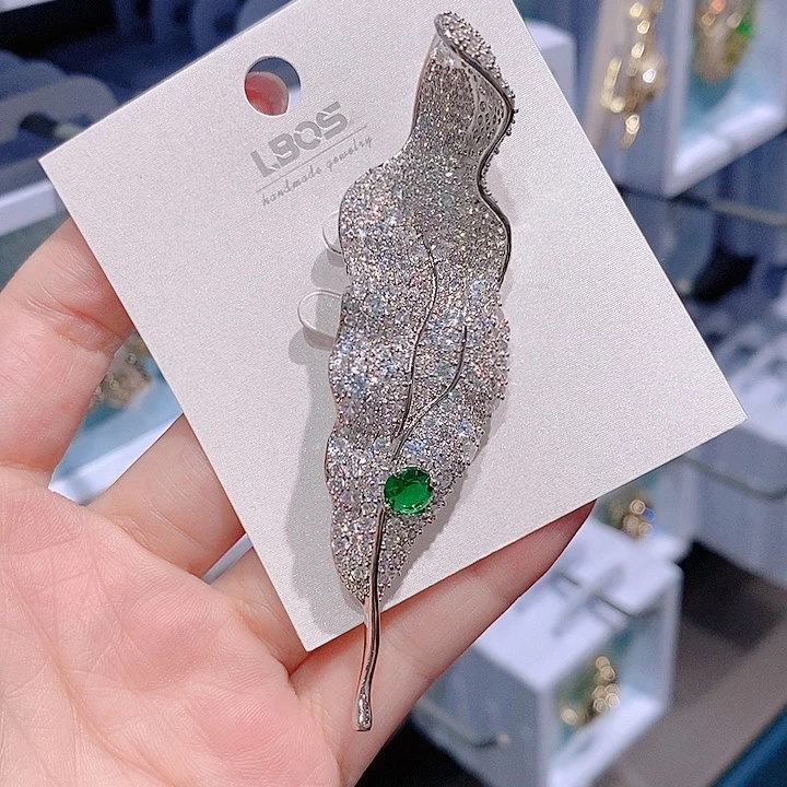 锆石铜合金叶子胸针
