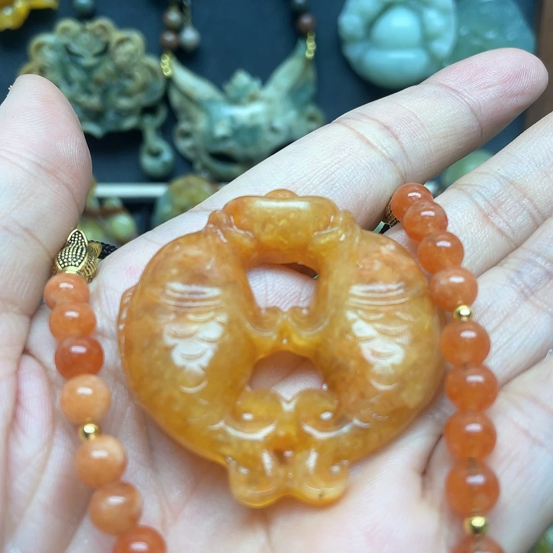 未镶嵌蛇纹石玉颈饰开****?